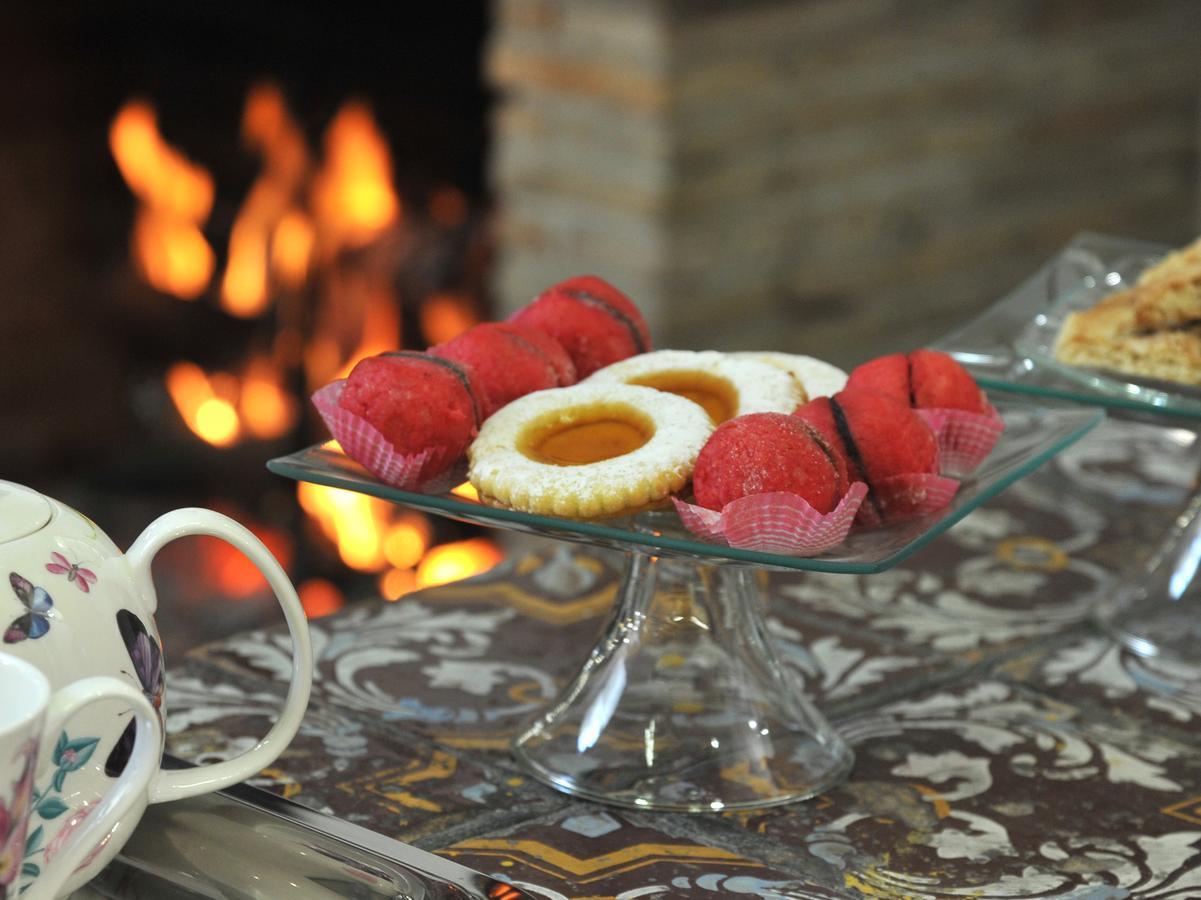 La Canonica Dei Fiori - Anna Fendi Country House Hotel Ronciglione  Buitenkant foto